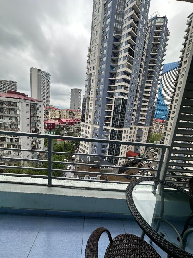 Pirosmani Mini Hotel Batumi Esterno foto