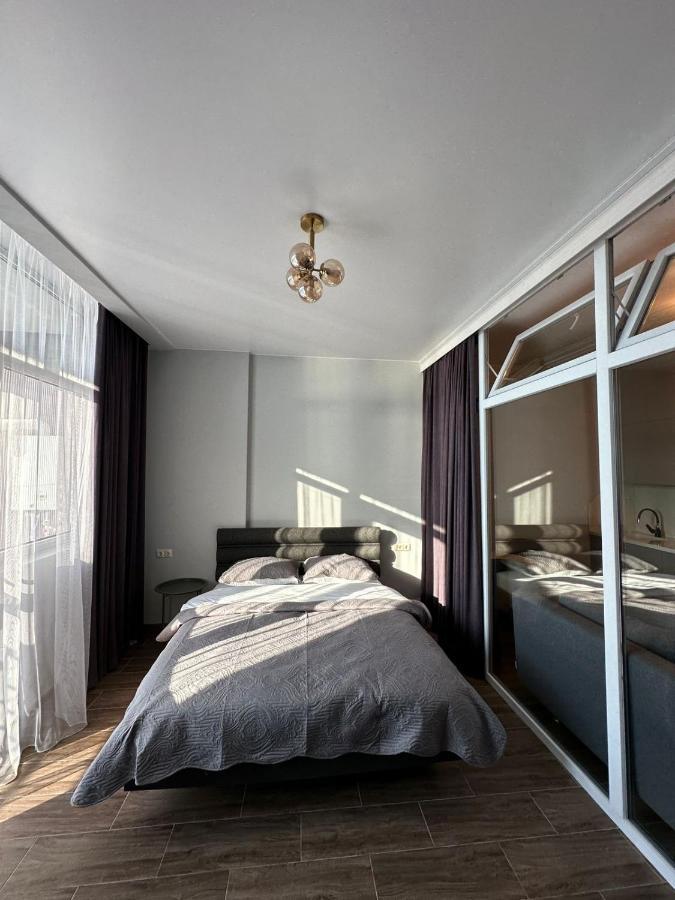 Pirosmani Mini Hotel Batumi Esterno foto