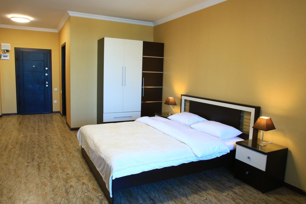 Pirosmani Mini Hotel Batumi Esterno foto
