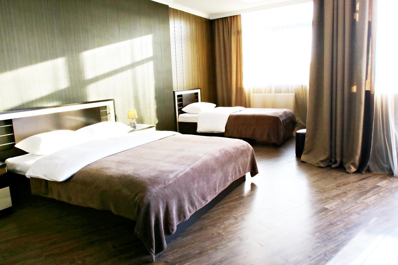 Pirosmani Mini Hotel Batumi Esterno foto