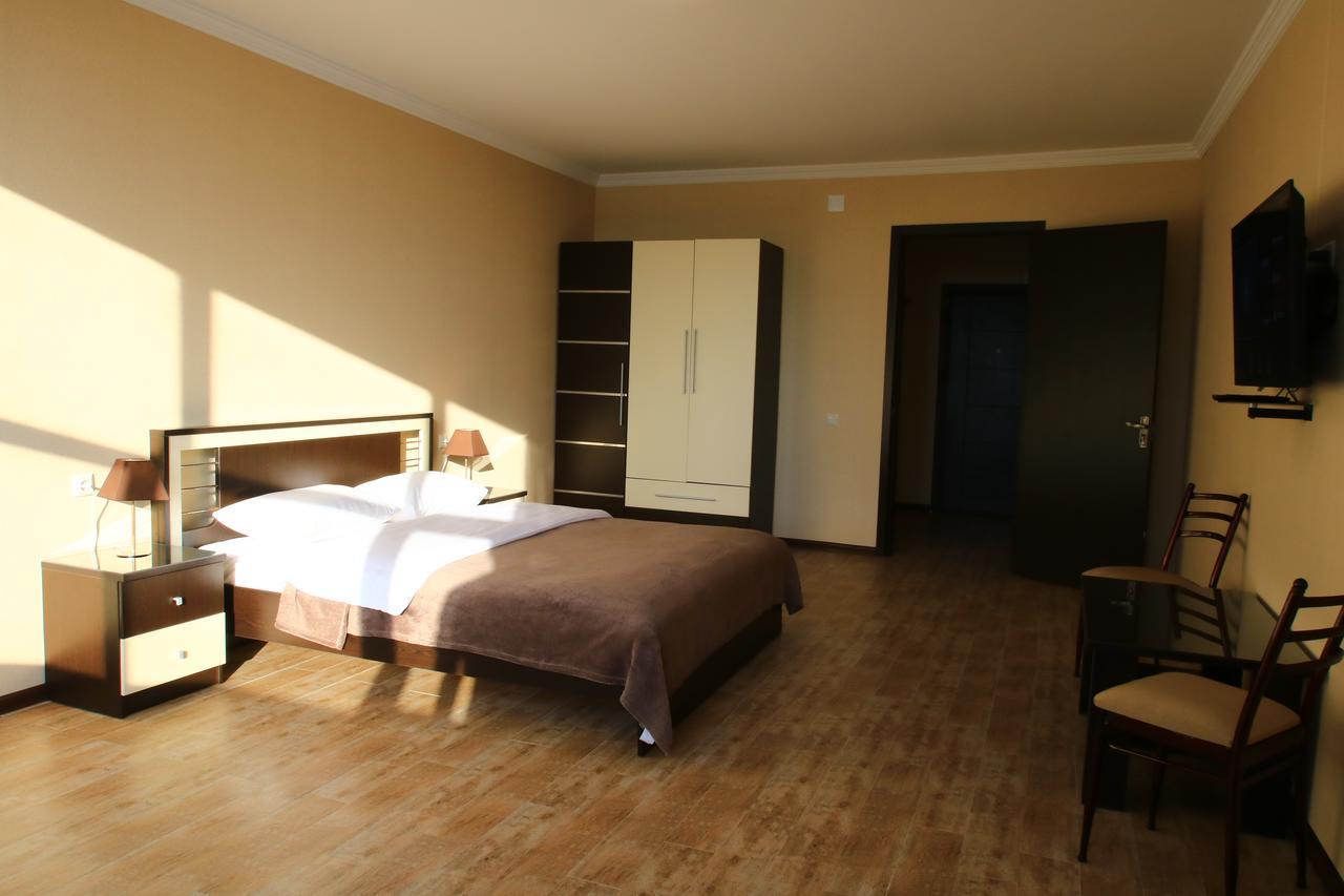 Pirosmani Mini Hotel Batumi Esterno foto