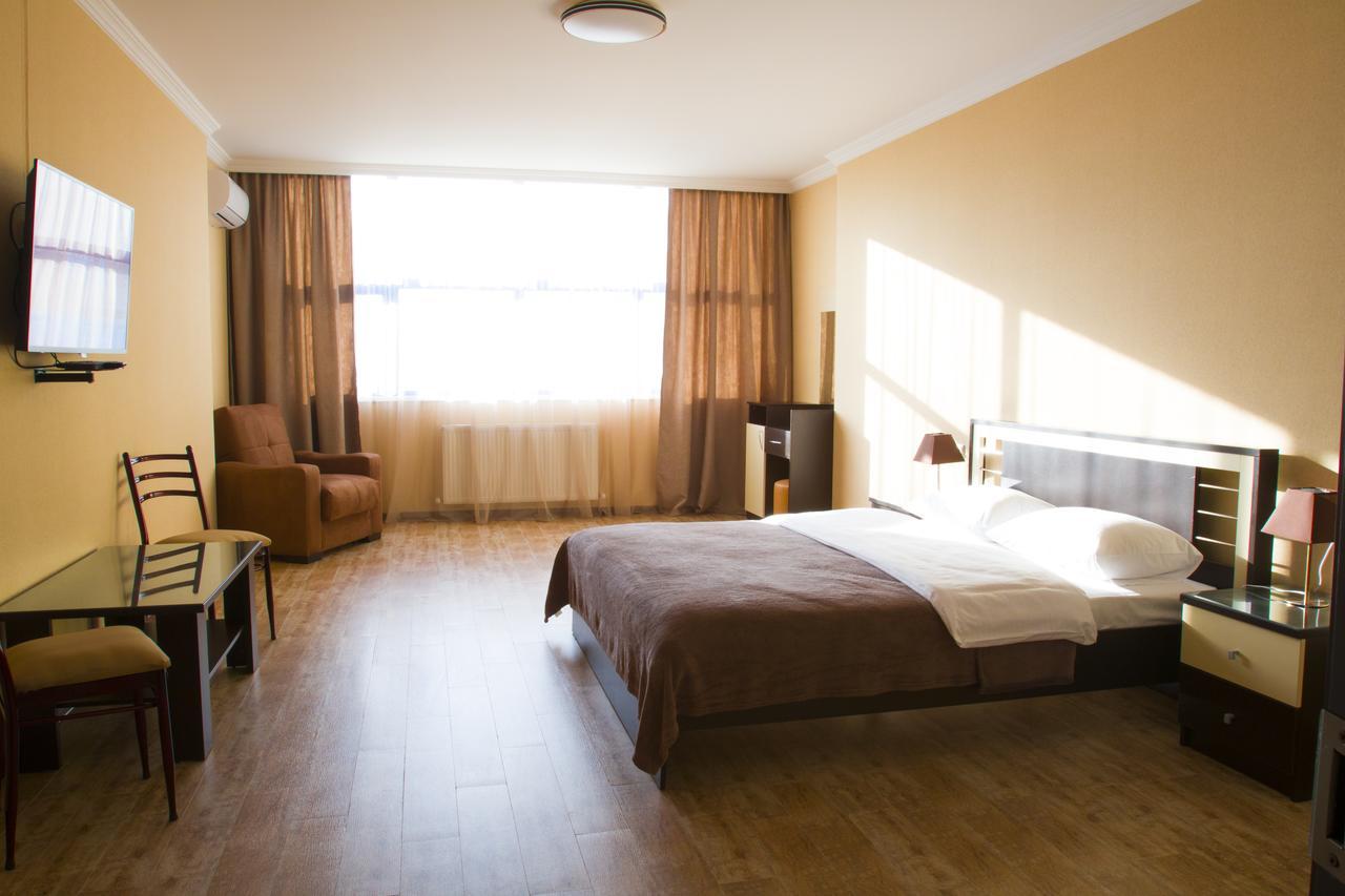 Pirosmani Mini Hotel Batumi Esterno foto