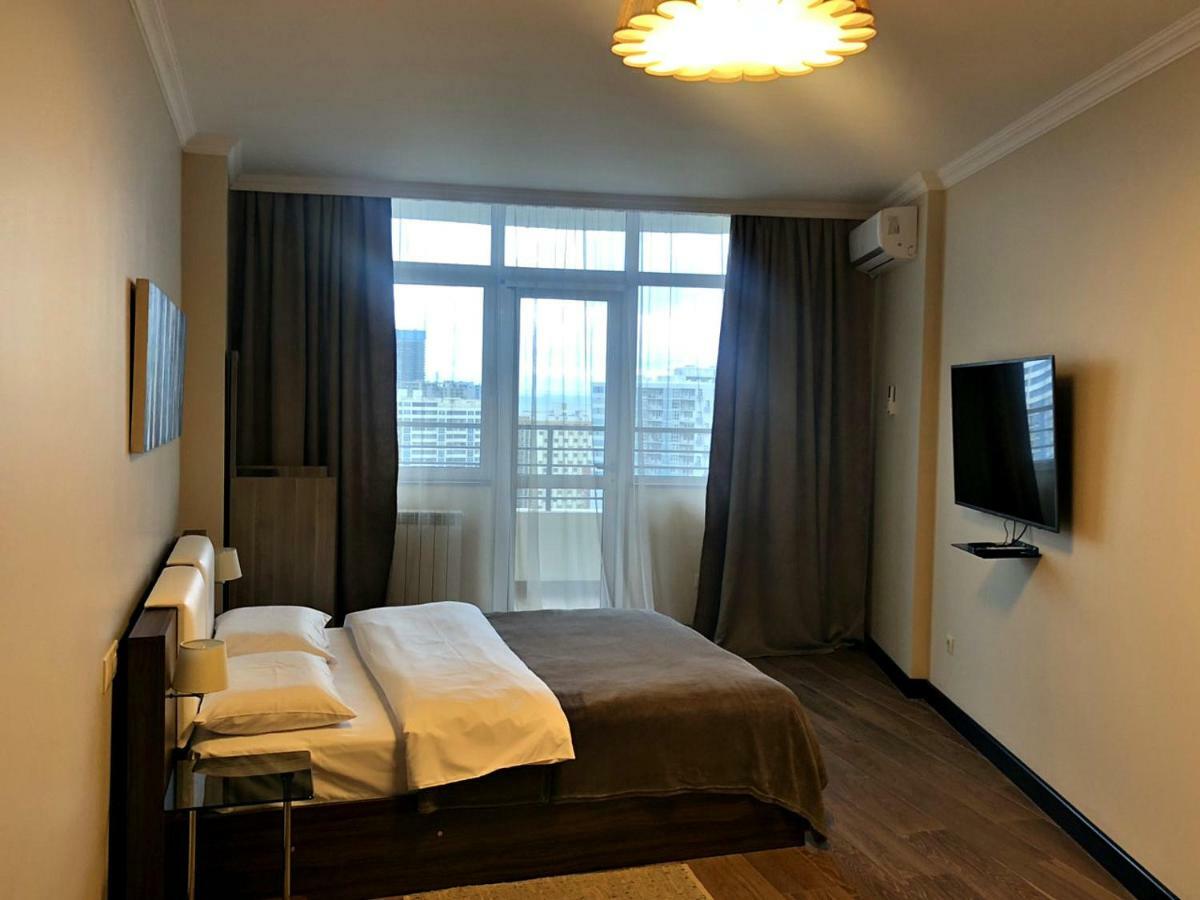 Pirosmani Mini Hotel Batumi Esterno foto