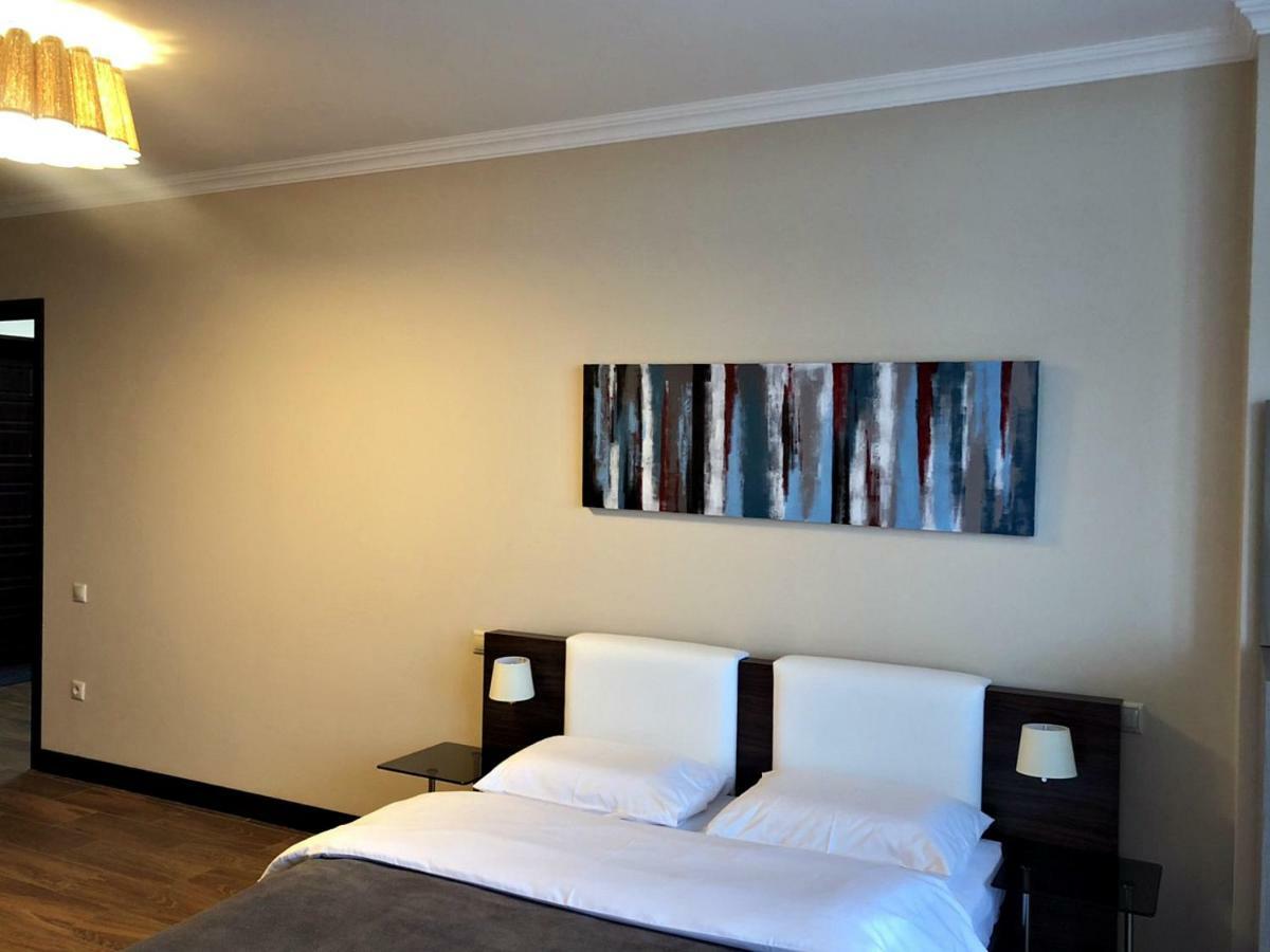 Pirosmani Mini Hotel Batumi Esterno foto