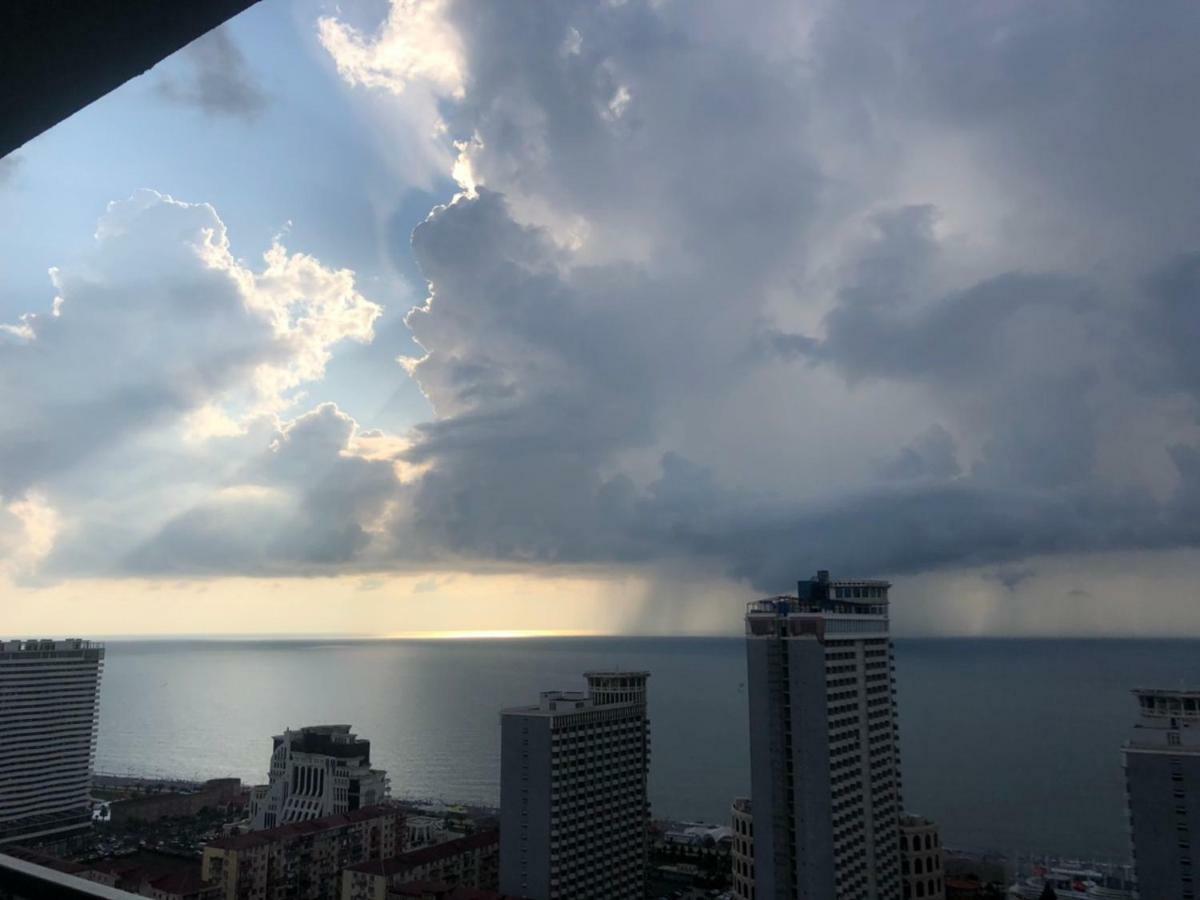 Pirosmani Mini Hotel Batumi Esterno foto